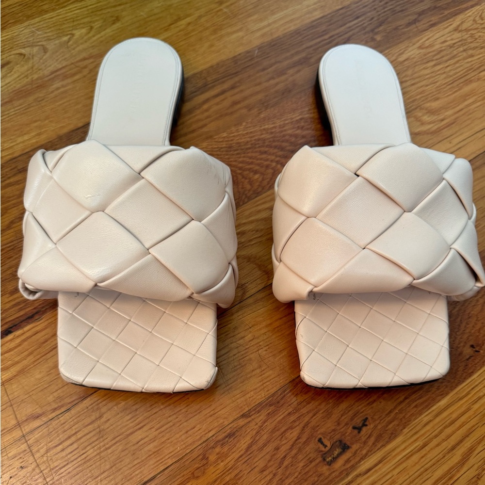 Bottega Veneta Lido Flat Sandal Intrecciato (Bandage) Size 39